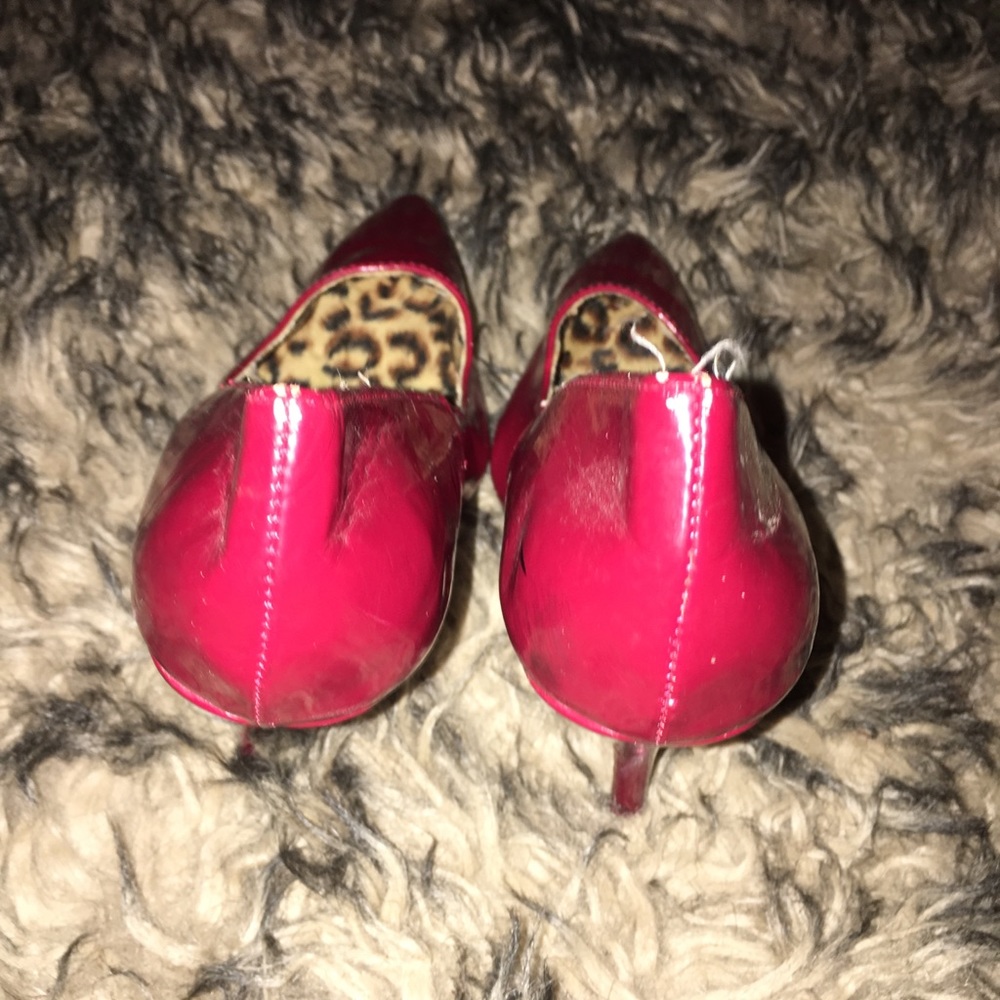 Red pumps - Picture 4 of 4
